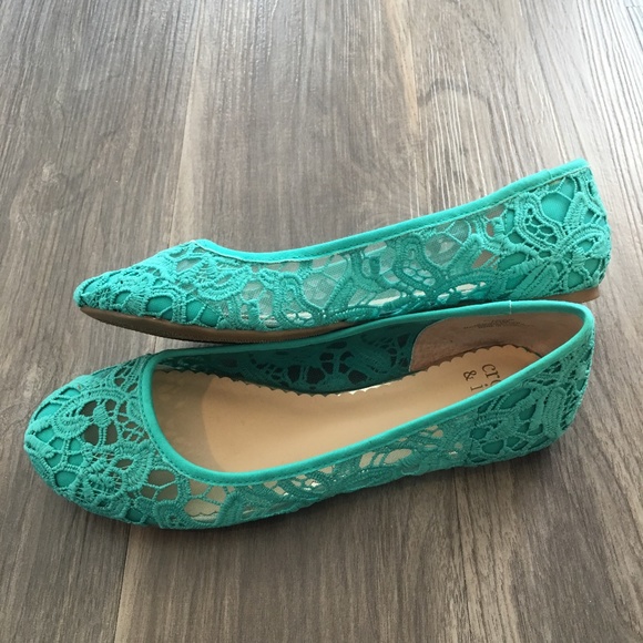 *SOLD* Crown & Ivy Flats - Picture 5 of 8